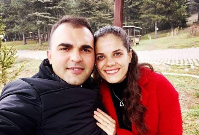 Depremde Hayatını Kaybeden Polis Ve Öğretmen Eşine Son Görev