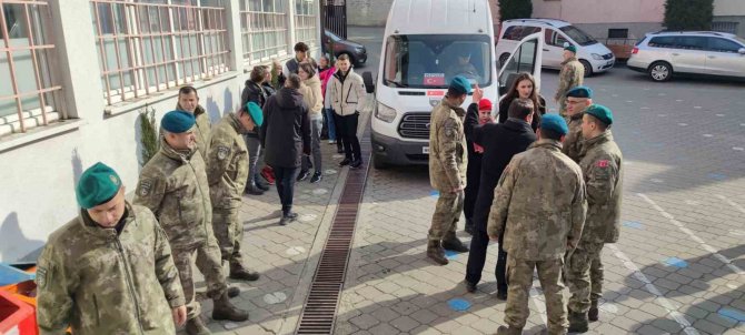 Kosova’dan Türkiye’ye Yardım Taşıyan Konvoy Yola Çıktı