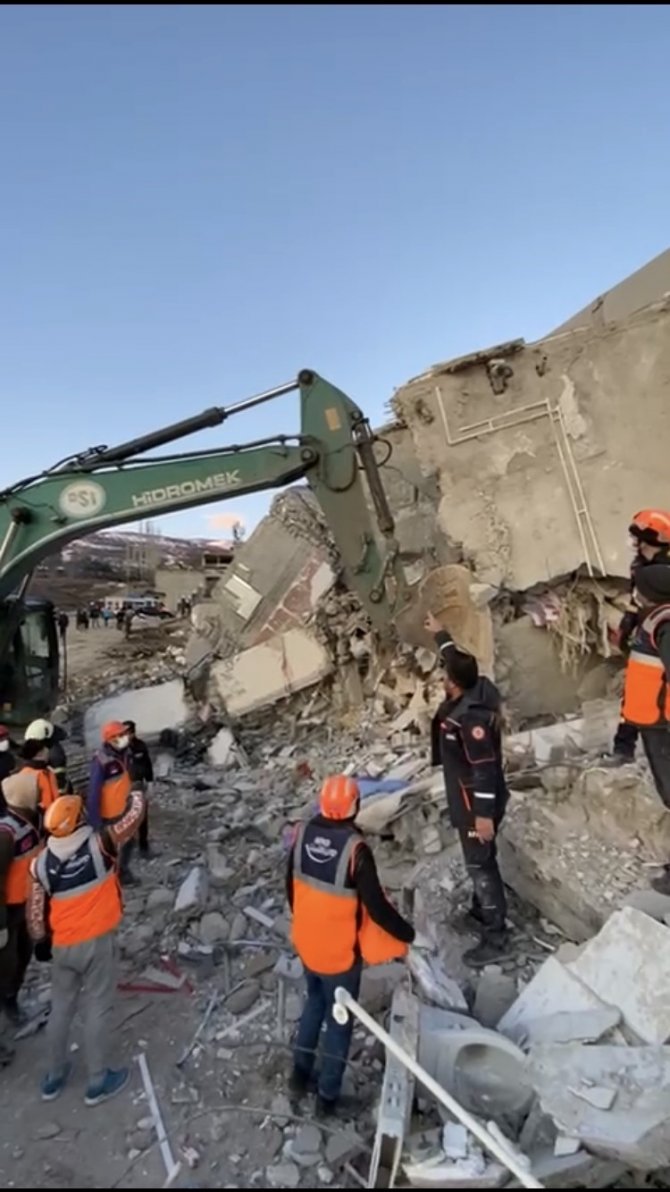 Kahramanmaraş’ta, Burdur Afad Gönüllülerinin Kuş Hassasiyeti