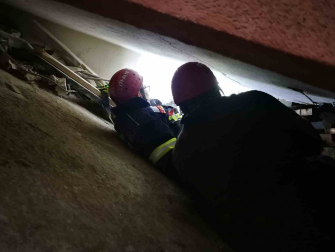 Kayseri İ̇tfaiyesi, Deprem Bölgesinde 34 Vatandaşı Sağ Kurtardı