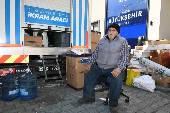 Kuşadası’ndaki Akrabalarına Sığınan Depremzede Yaşadıklarını Anlattı