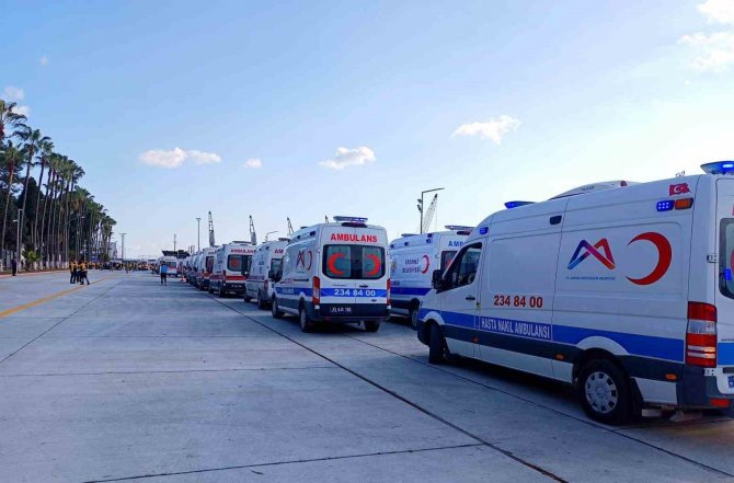 Depremin 4. Gününde De Yardımlar Çığ Gibi Büyüyor