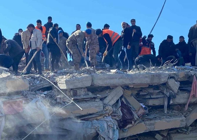 Mersin İ̇l Jandarma Komutanlığı Ekipleri Yardım İçin Deprem Bölgesinde