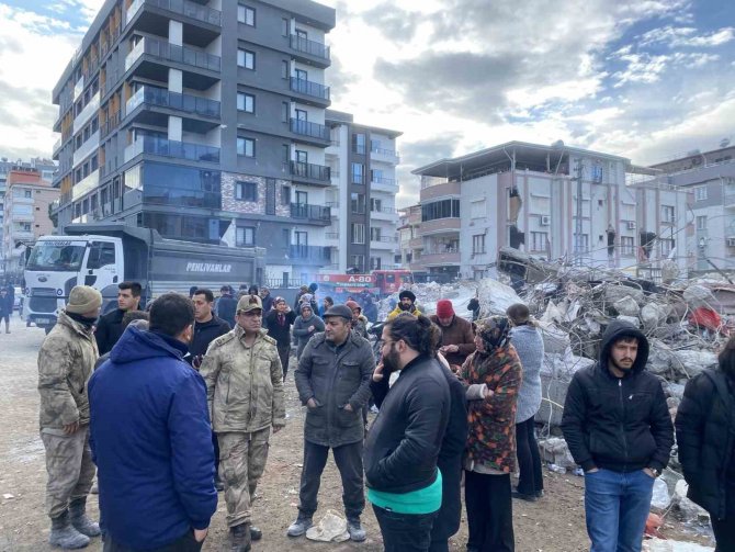 Mersin İ̇l Jandarma Komutanlığı Ekipleri Yardım İçin Deprem Bölgesinde