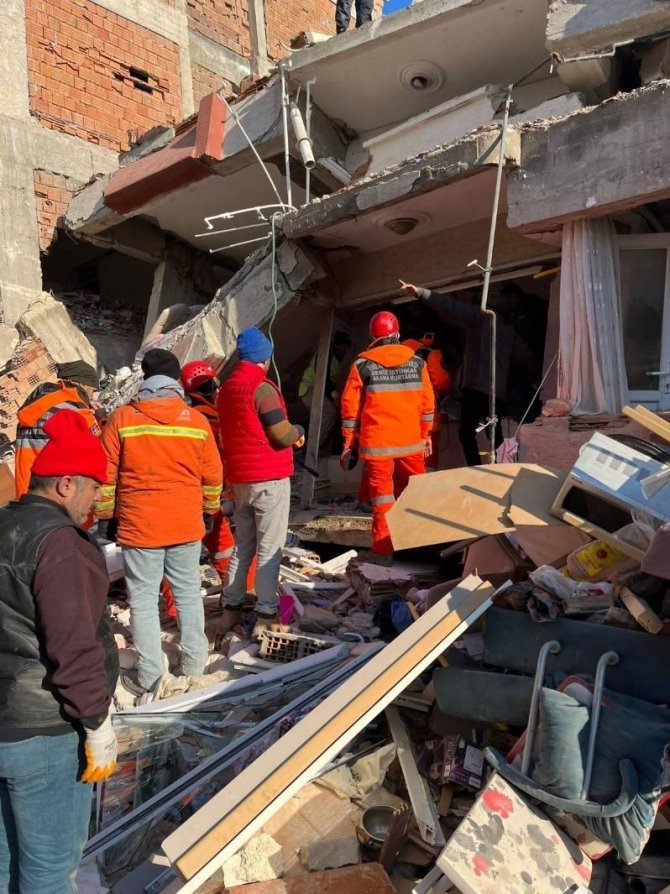 Di̇sak Sismik Cihazlarla Arama-kurtarma Faaliyetlerini Yürütüyor