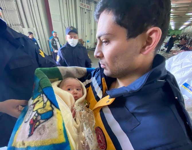Tcg İ̇skenderun, Yardım Malzemelerinin Naklini Kesintisiz Sürdürüyor
