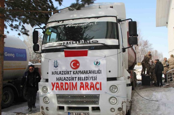 Malazgirt’te Depremzedeler İçin Yardım Seferberliği