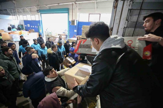 Nilüfer’den Deprem Bölgesine 150 Tır Gitti