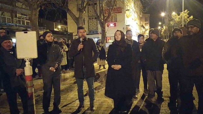 Kütahya’nın Pazarlar İlçesinden Deprem Bölgesine 2 Tır Yardım Malzemesi
