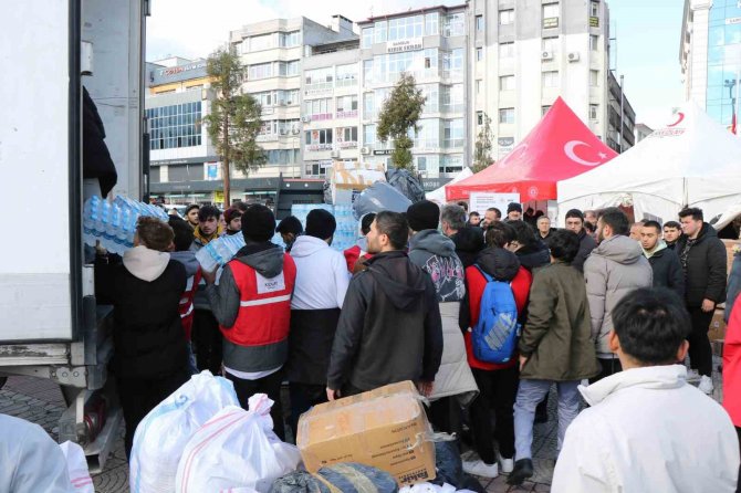 Samsun’dan Deprem Bölgesine Yardım Zinciri: Yabancı Öğrenciler De Destek Verdi