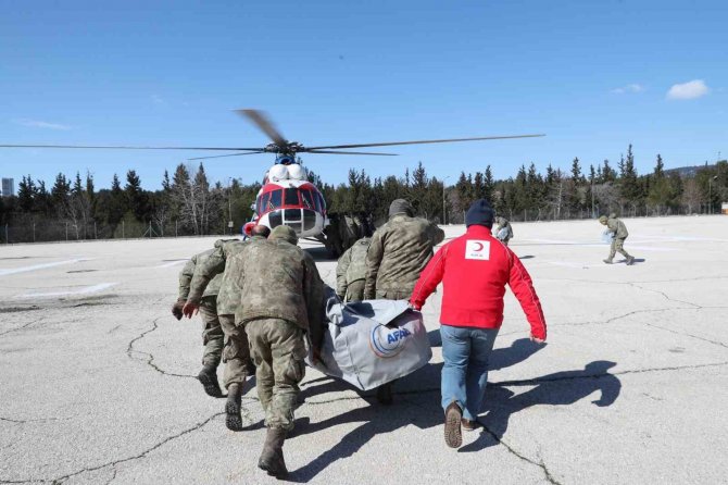 Türk Kızılay, Kırsal Kesimlere Helikopterlerle Yardım Ulaştırıyor