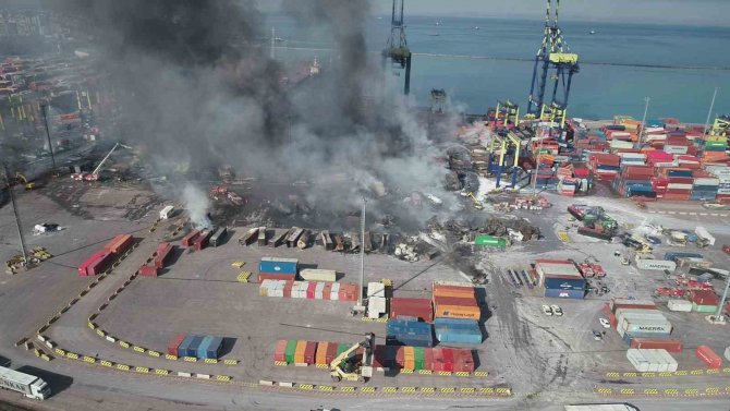 İ̇skenderun Limanı’ndaki Yangın 3’üncü Gününde Havadan Görüntülendi