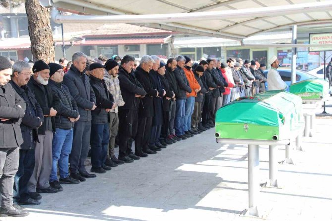 Vali Makas, Doğan, Kara Ve Özenoğlu Ailelerini Acılı Günlerinde Yalnız Bırakmadı