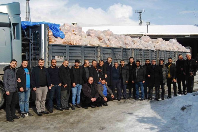 Van Esnafından Deprem Bölgesine 70 Bin Adet Ekmek Gönderildi