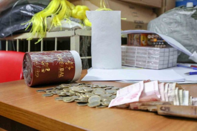 İ̇pekyolu’ndaki Miniklerden Anlamlı Yardım