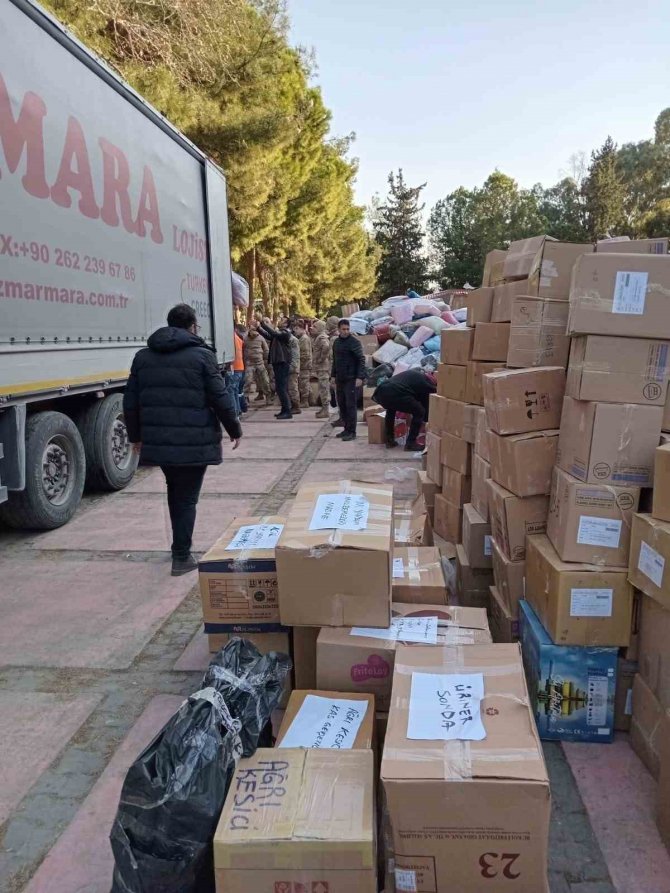 Depremzedeler İçin 20 Bin Öğün Sıcak Yemek Çıkaracaklar