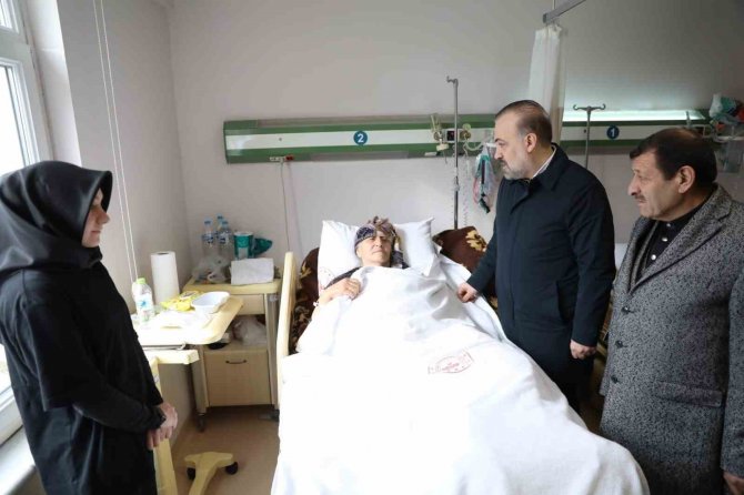 Kocaeli’den Deprem Bölgesine 420 Tır Ve 116 İş Makinesi Gönderildi