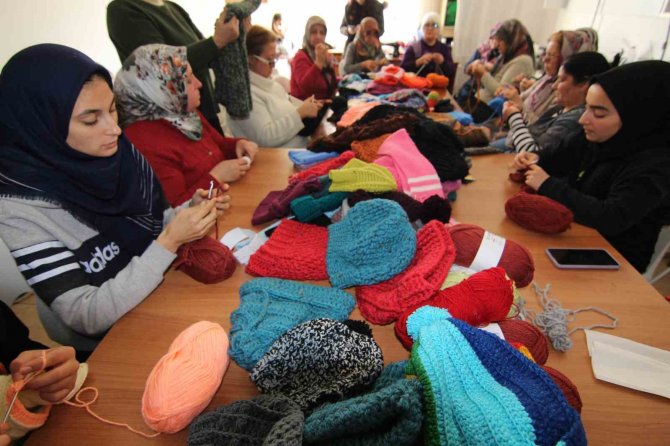 Yardım Seferberliğine Alanyalı Kadınlar Da Katıldı