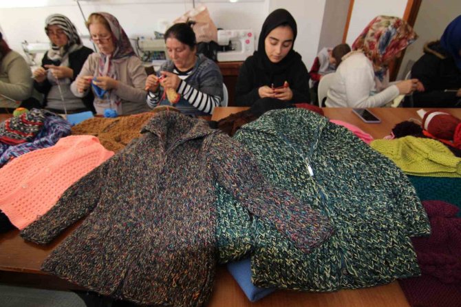 Yardım Seferberliğine Alanyalı Kadınlar Da Katıldı