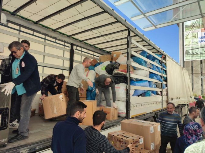 Aydın İ̇l Sağlık Müdürlüğü’nden Deprem Bölgesine Yardım Eli