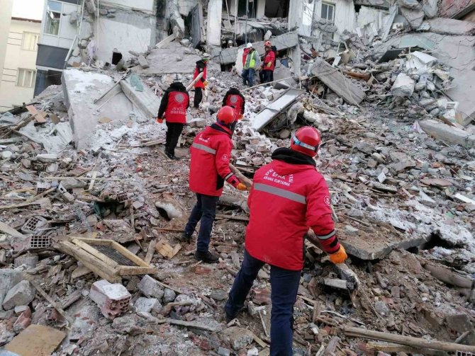 Aydın’dan 166 Gönüllü Deprem Bölgesinde