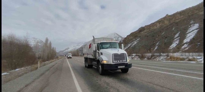 Azerbaycan’ın 14 Araçlık İnsani Yardım Konvoyu Deprem Bölgesine Gidiyor