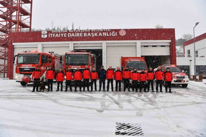 Balıkesir’den Deprem Bölgesine 252 Tır Dolusu Yardım