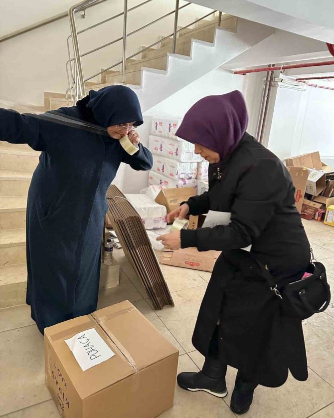 Deprem Bölgesine Göndermek İçin Binlerce Poğaça Yaptılar