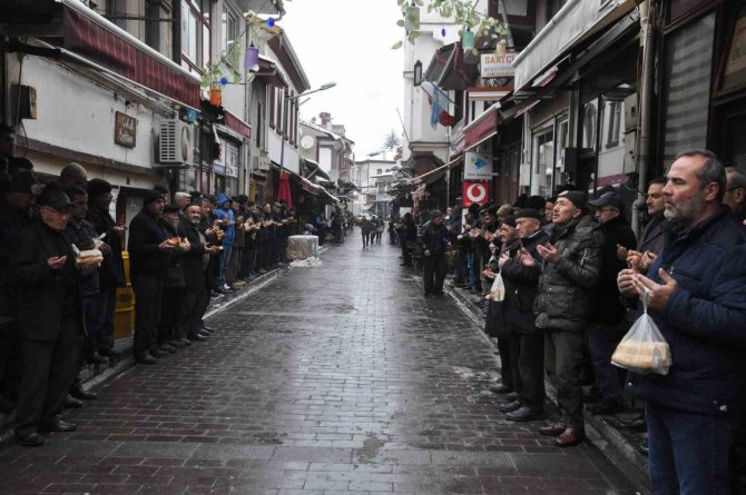 7 Asırdır Süren Gelenekte Depremzedeler İçin Dua Edildi