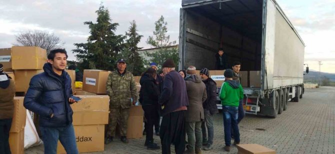 Bozüyük’ten Giden 3. Tır Nurdağı’ndaki Depremzedelere Ulaştı