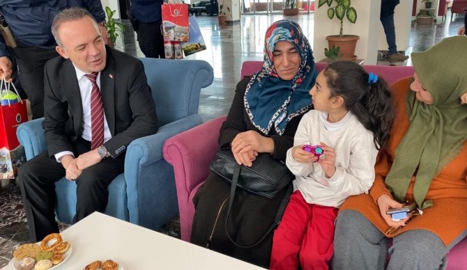Depremzedeler Ardahan’da Üniversite Sosyal Tesislerine Yerleştirildi