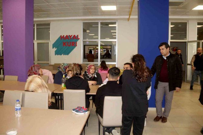 Depremzedeler Fethiye’deki Yurda Yerleştirildi