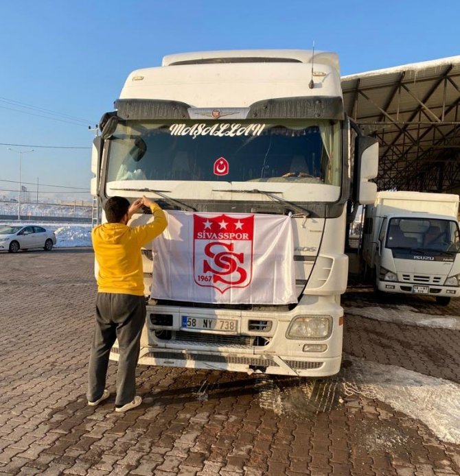 Sivasspor Deprem Bölgesine 2 Tır Yardım Malzemesi Gönderdi