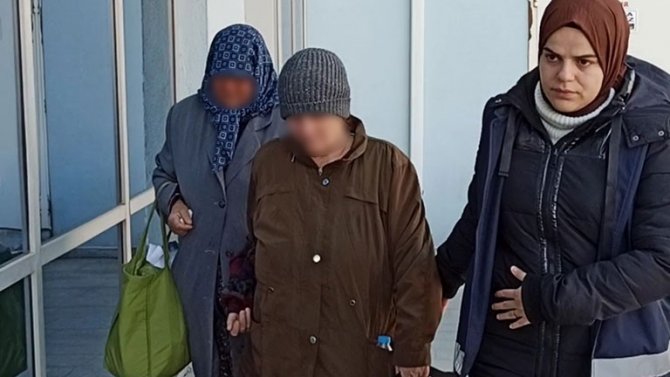 Deprem Yardımlarını Çalan 4 Belediye Personeli Adliyeye Sevk Edildi