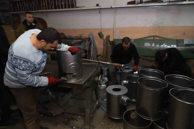 Erzincan Esnafı Da Depremzedeler İçin Tek Yürek Oldu