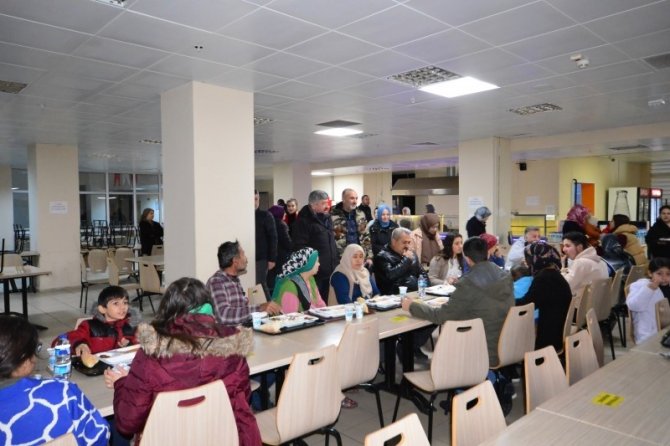Gediz’e Getirilen Depremzedeler Kyk Yurtlarına Yerleştirildiler