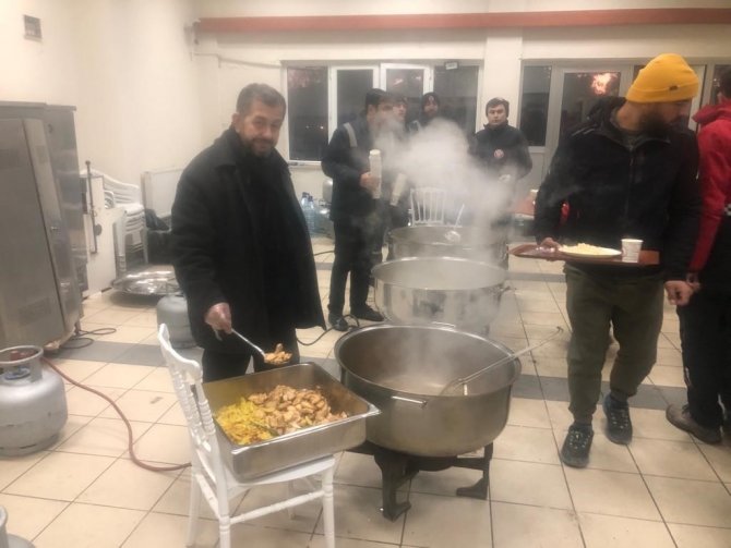 Gürsu Belediyesi’nden Afet Bölgesine Sahra Aş Evi