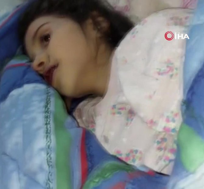 Hatay’da 96 Saat Sonra Enkaz Altından Çıkartılan 8 Yaşındaki Asya’nın İlk Sözü "Bismillahirrahmanirrahim" Oldu