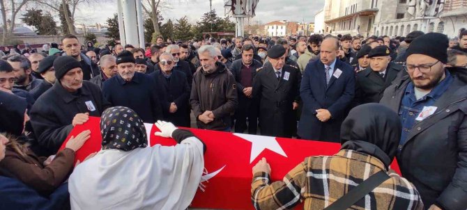 Depremde Hayatını Kaybeden Uzman Çavuş Ve Oğlu İ̇stanbul’da Defnedildi