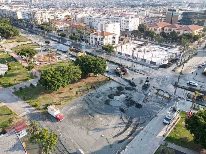 İ̇skenderun’da Deniz Suyu Altında Kalan Sahil Kesiminde Tahliye Ve Temizlik Çalışması