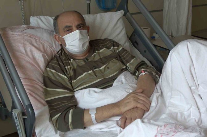 Ziyaret İçin Gittiği Oğlunun Evinde Depreme Yakalanan Vatandaş: "Ailecek Birbirimize Sarıldık"