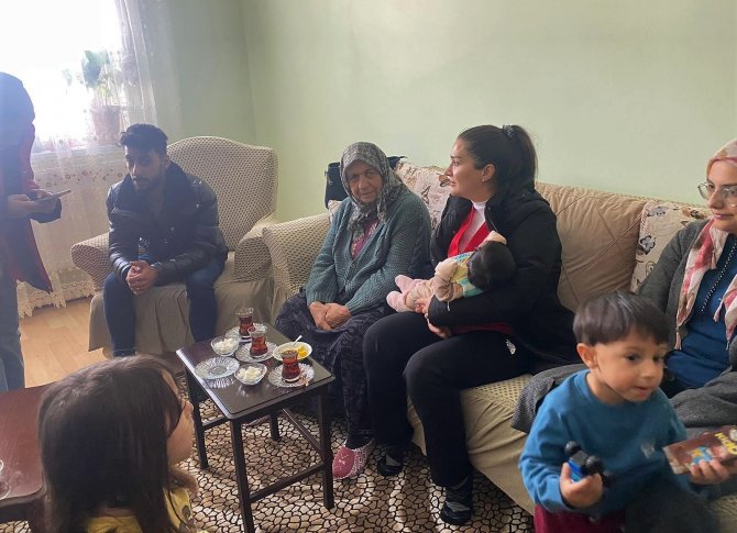 Ağrı’dan Deprem Bölgesine Giden Ekipler Hayat Kurtarmaya Devam Ediyor