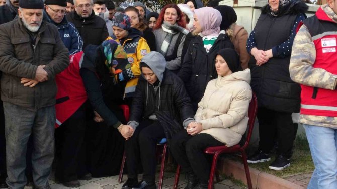 İ̇lk Görev Gününde Depremde Hayatını Kaybeden Uzman Onbaşı Toprağa Verildi