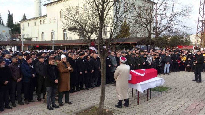 İ̇lk Görev Gününde Depremde Hayatını Kaybeden Uzman Onbaşı Toprağa Verildi