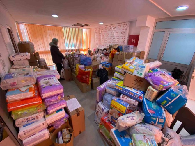 Saraybosnalı Çocuklar Depremin Acısını Resmetti