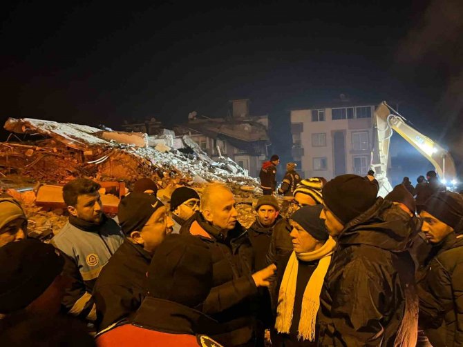 Denizli Büyükşehir, Ekibi Ve Tüm Ekipmanıyla Hatay’da