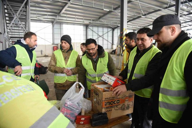 Samandağ’a Arama-kurtarma Ekibi Gönderildi