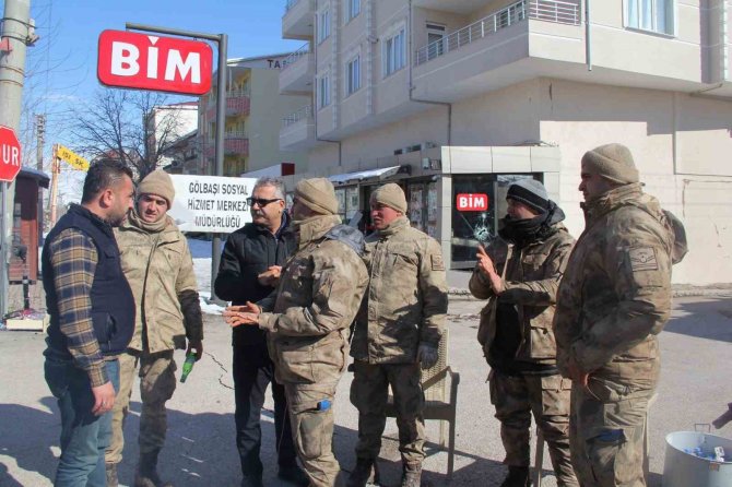 Ahlatcı Ve Ak Parti Teşkilatları Deprem Bölgesinde