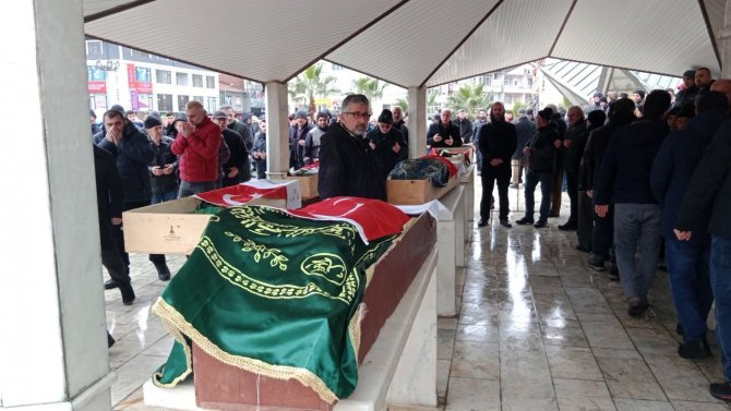 Bir Aile Yok Oldu, Tabutları Yan Yana Dizildi