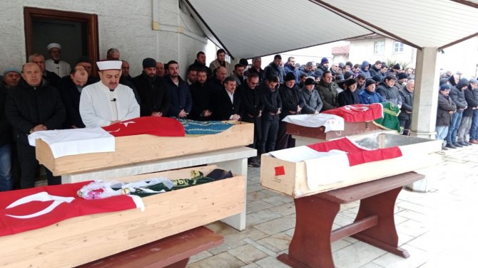 Bir Aile Yok Oldu, Tabutları Yan Yana Dizildi